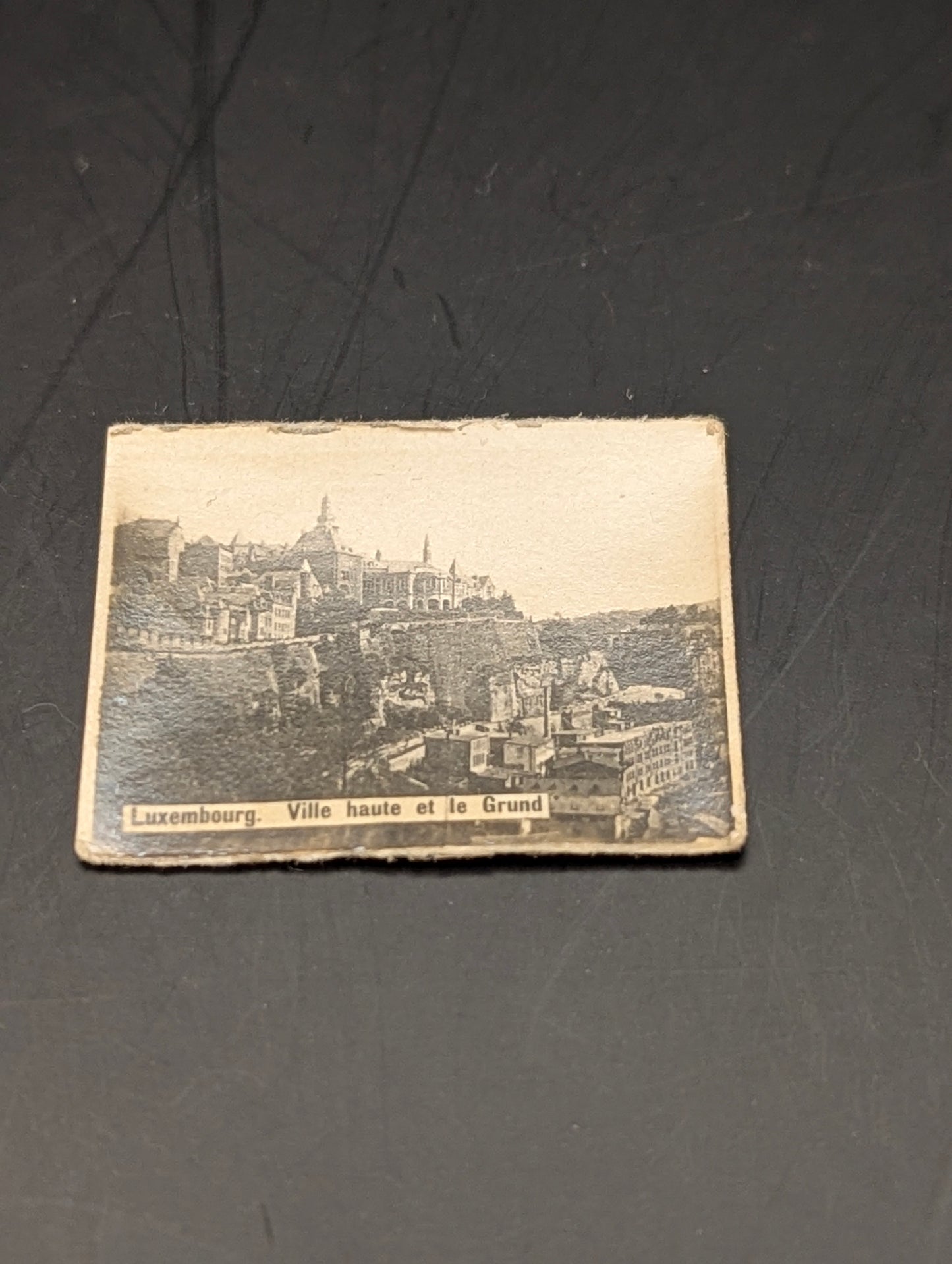 ヴィンテージ本チャームのロングネックレス｜ブラス・白蝶貝・トルマリン